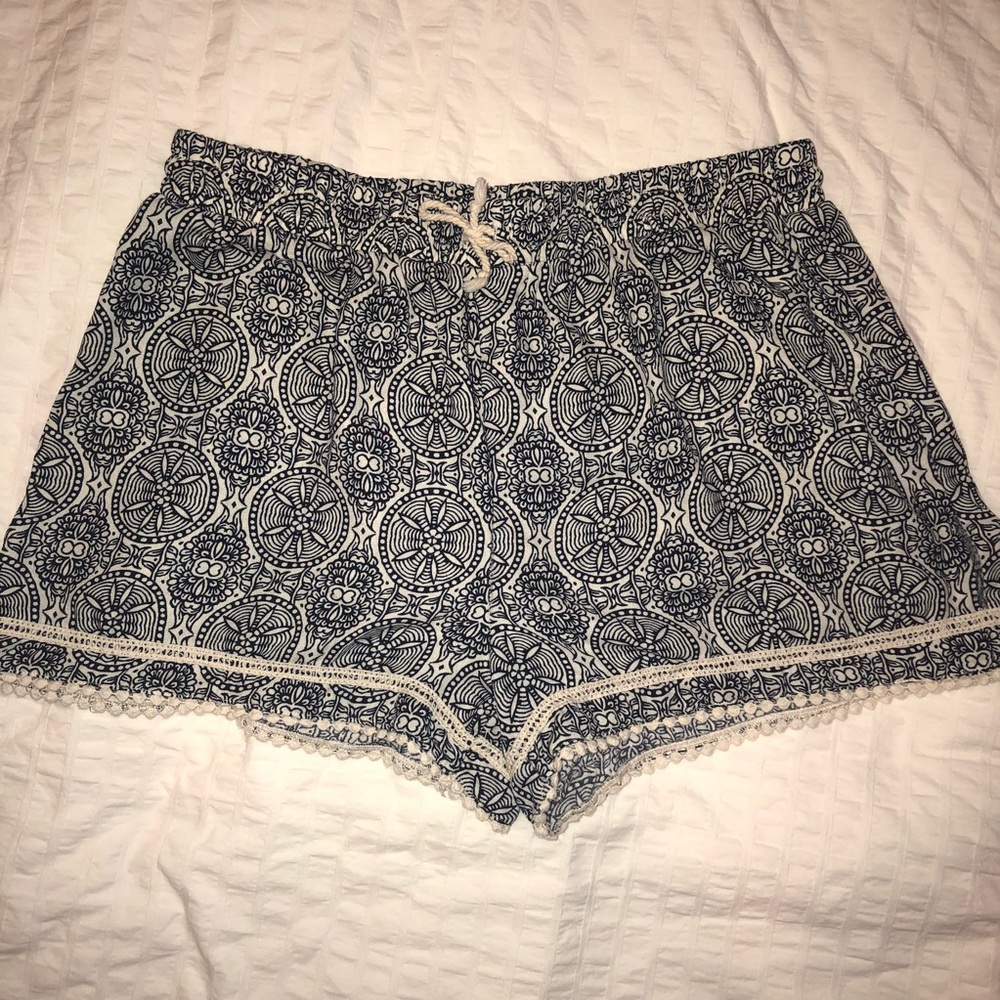 Women’s Shorts - Size L